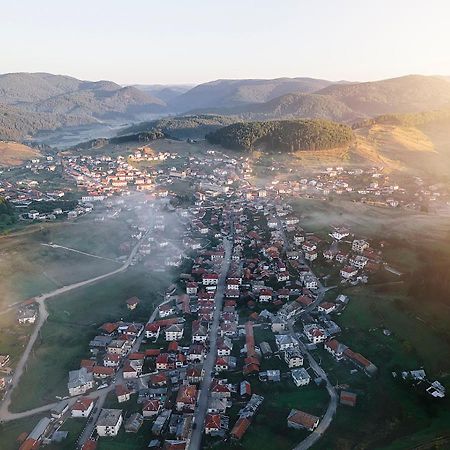 Къща за гости Люнгови Zmeitsa Экстерьер фото